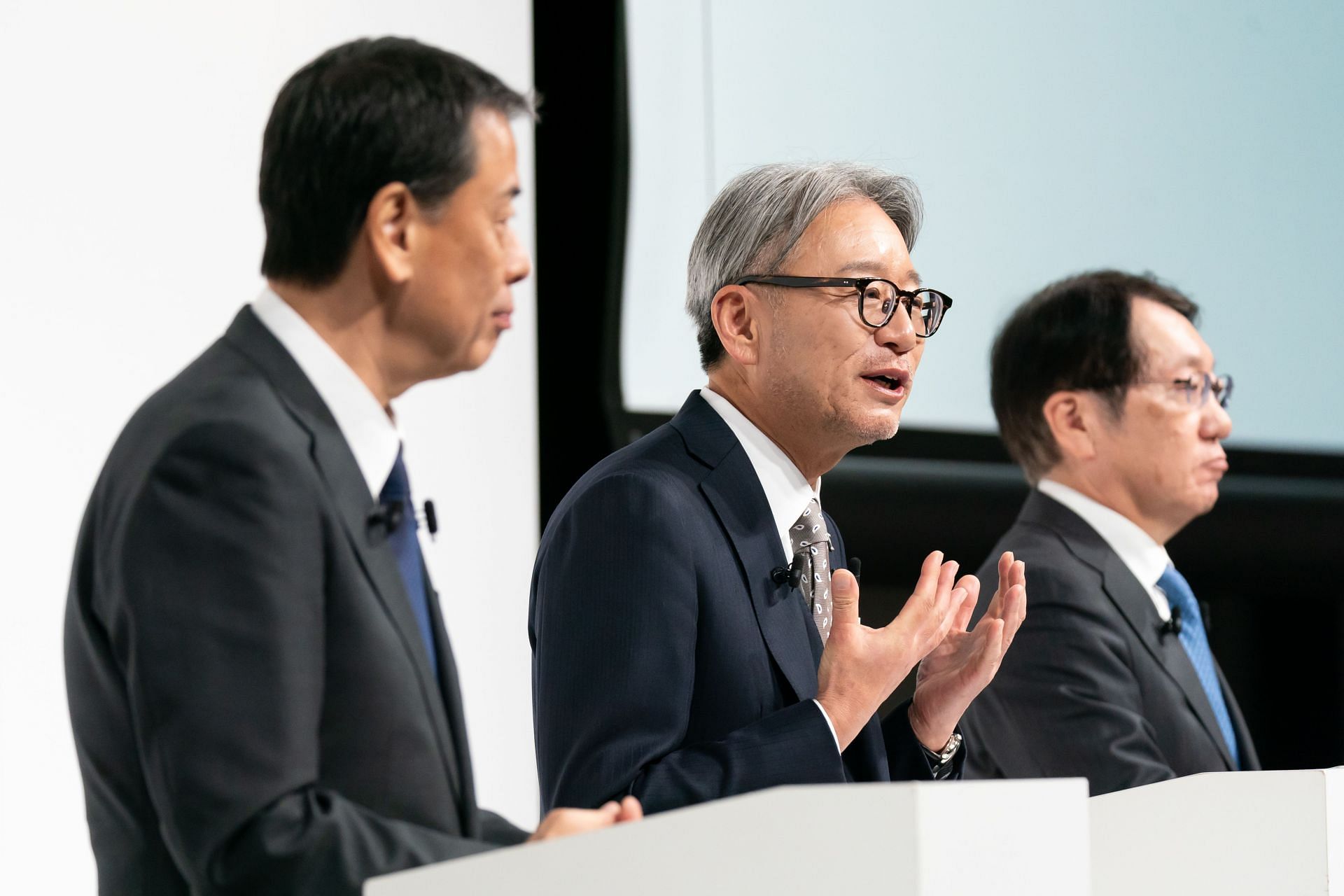 Nissan And Honda CEOs Hold Joint Press Conference On Their Merger - Source: Getty