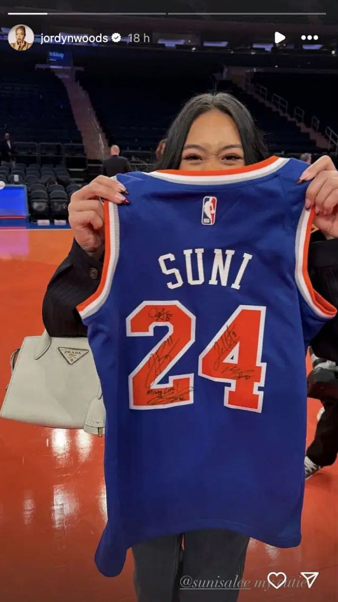 Woods showers Lee with love at the Knicks' game (Image: @jordynwoods IG)