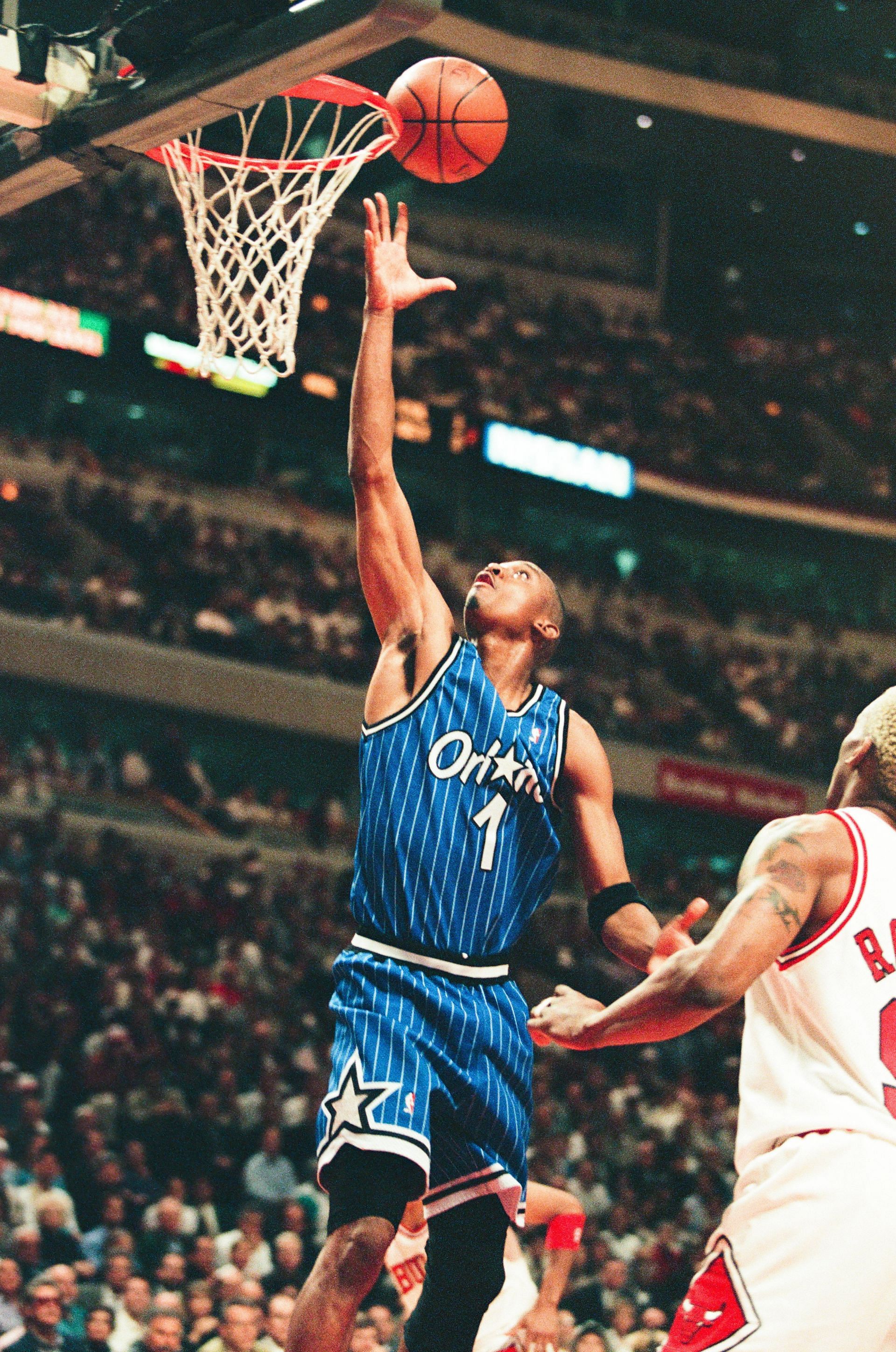 Penny Hardaway taking on the Chicago Bulls. - Source: Getty Images