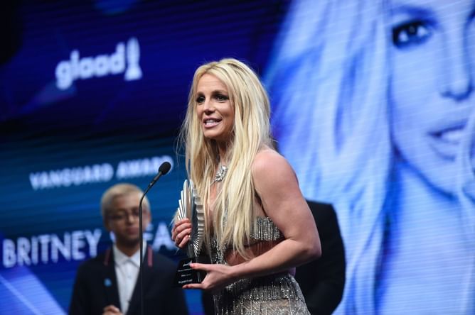"She needs to be institutionalized for real" — Netizens react as Britney Spears spins around in circles in new dance video