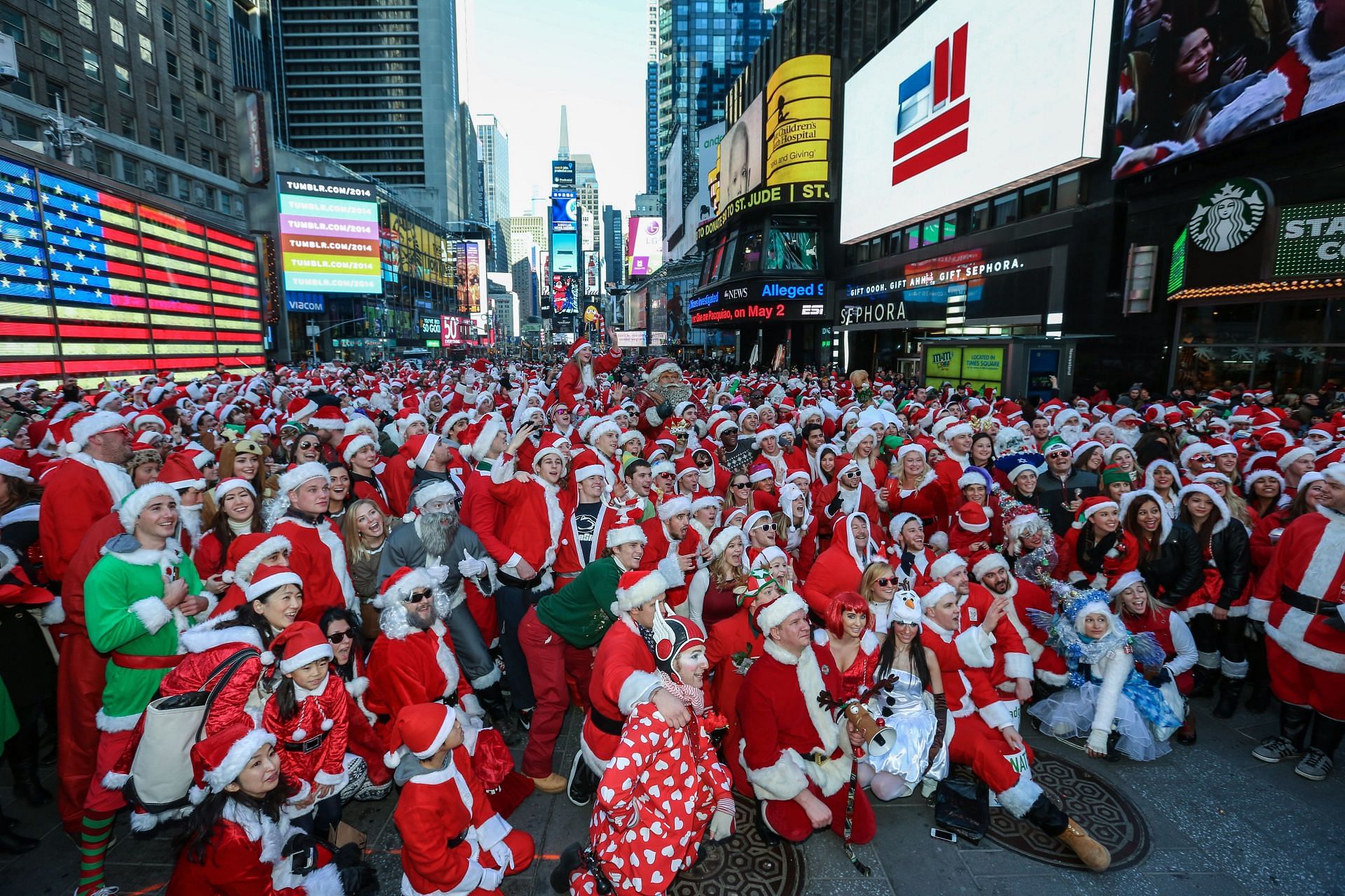 Santas gather for the annual Santa Con festivities in NewYork (Image via Getty)