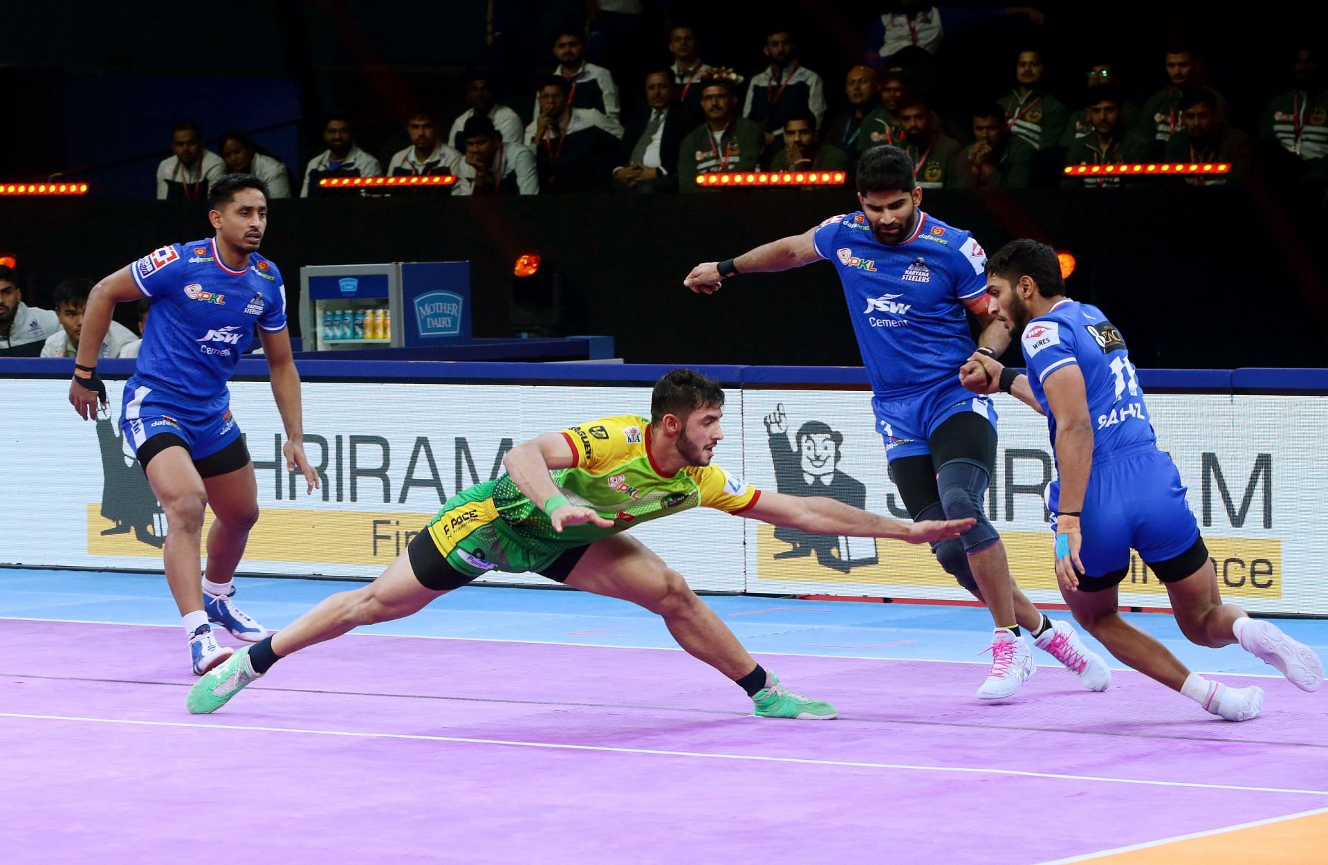 Ayan Lohchab in action against the Haryana Steelers