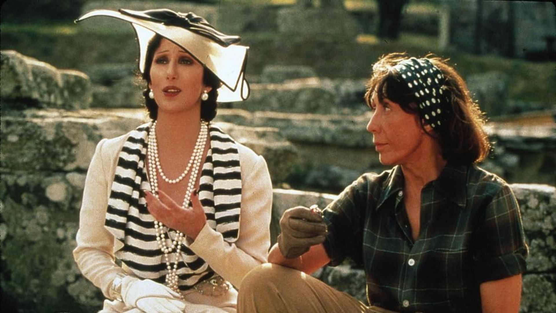 Tea with Mussolini features compelling characters and witty dialogue (Image via Metro-Goldwyn-Mayer Studios Inc)