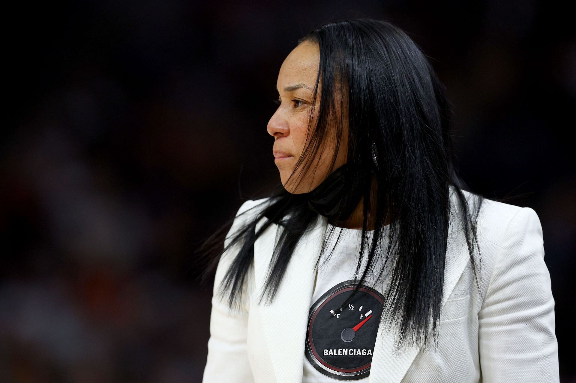 Head coach Dawn Staley of the South Carolina Gamecocks looks on in the first quarter against the Louisville Cardinals during their 2022 NCAA Women&#039;s Final Four semifinal game. Photo: Getty