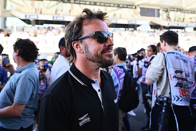 $260M Spanish superstar Fernando Alonso gifts iconic element of Senna history to his parents - “Let me use it from time to time”