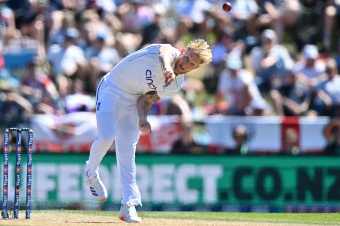 Ben Stokes limps off mid-over to raise fresh injury concerns during 1st ENG vs NZ 2024 Test