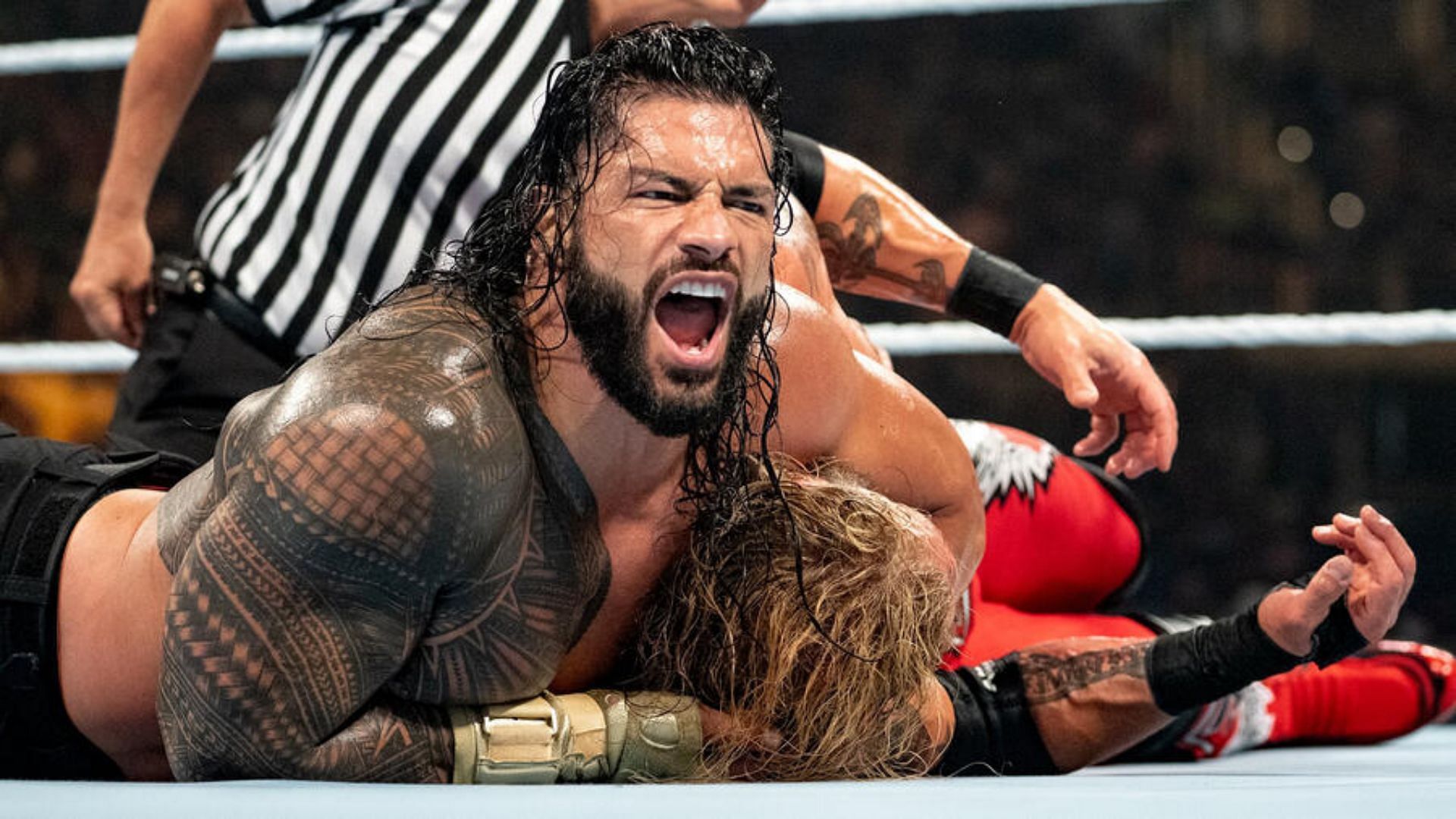 Roman Reigns issues 6-word message during WWE SmackDown after blockbuster announcement