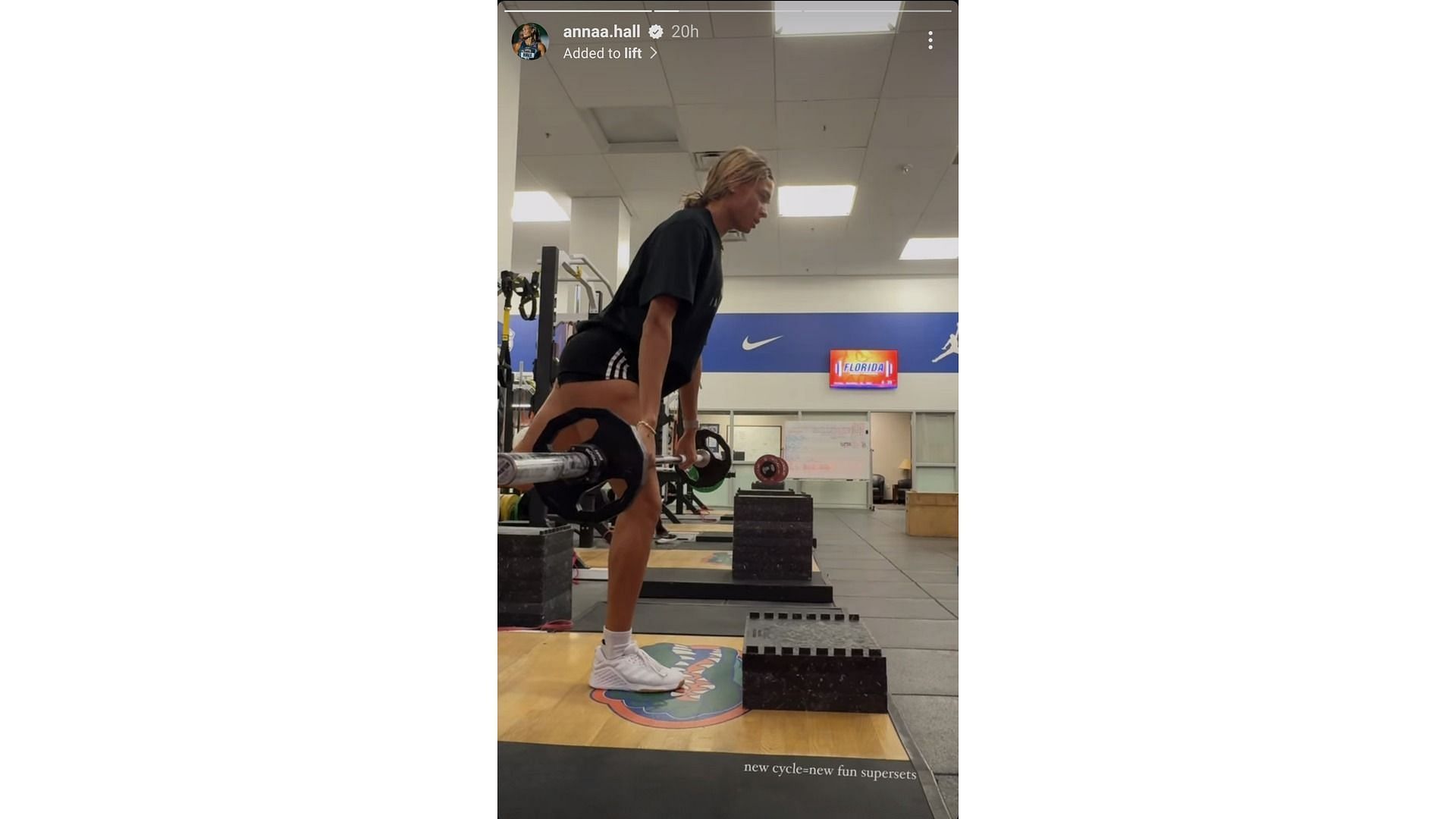 Screenshot of Hall&#039;s story featuring her gym session (Image via: Hall on Instagram)