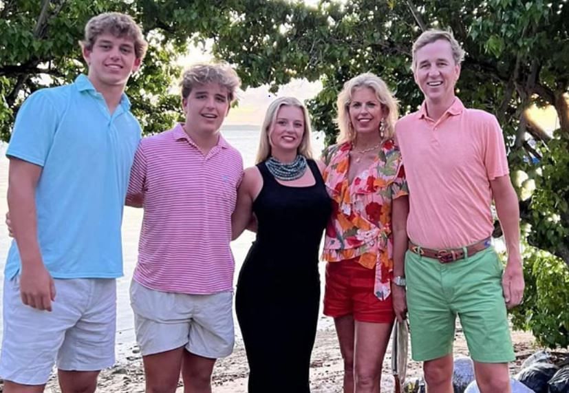 Arch Manning with his parents and siblings