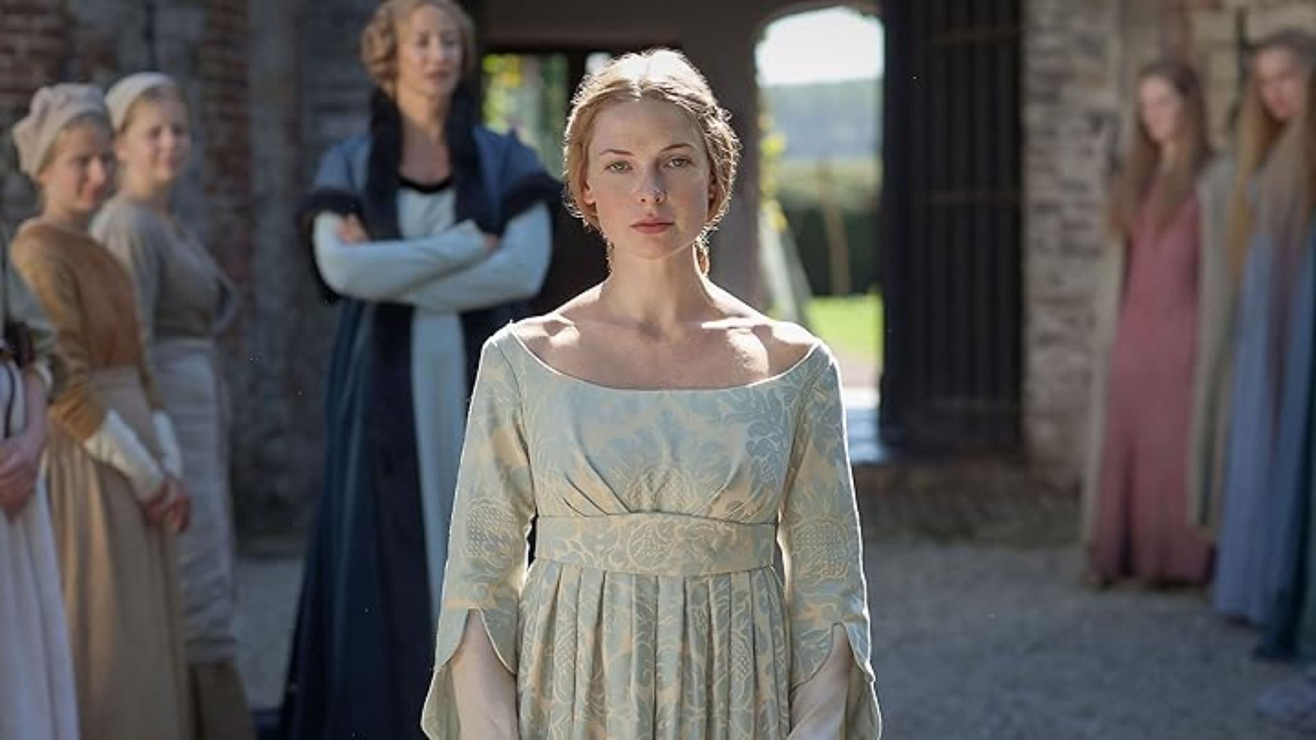 As Elizabeth Woodville (Image via Prime Video)