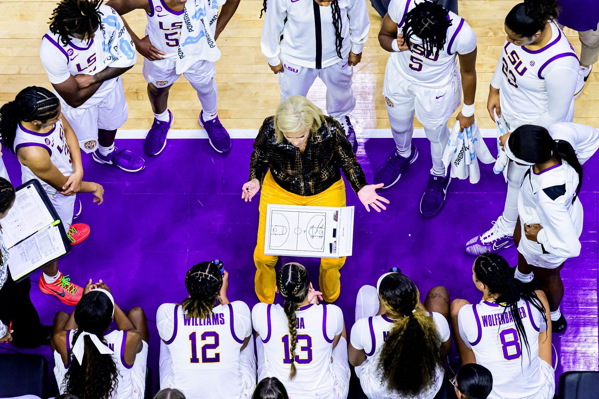 Head coach Kim Mulkey of the LSU Tigers in action against the Troy Trojans on November 18, 2024 at the Pete Maravich Assembly Center in Baton Rouge, Louisiana. Photo: Getty