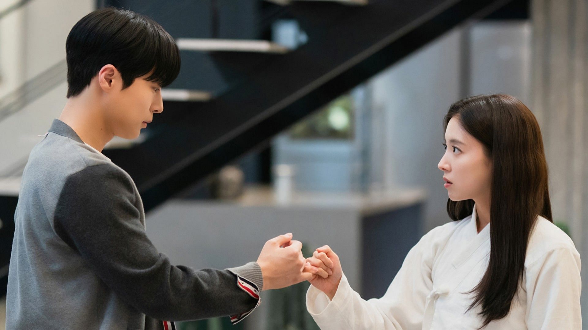 Lee Se-young and Bae In-hyuk in The Story of Park&#039;s Marriage Contract (Image via X/@mbcdrama_pre)