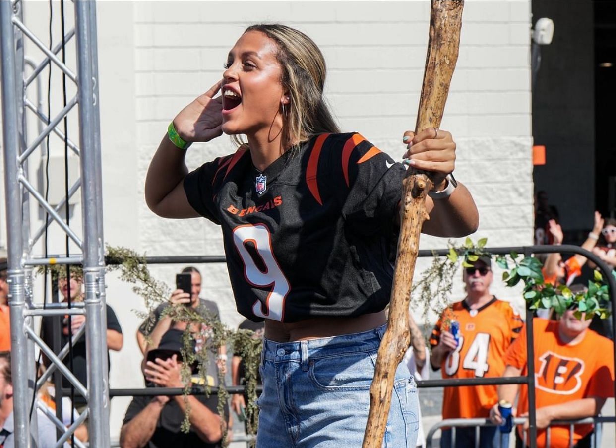 Gabbie Marshall bringing energy to Iowa game. IG image via @gabbie.marshall