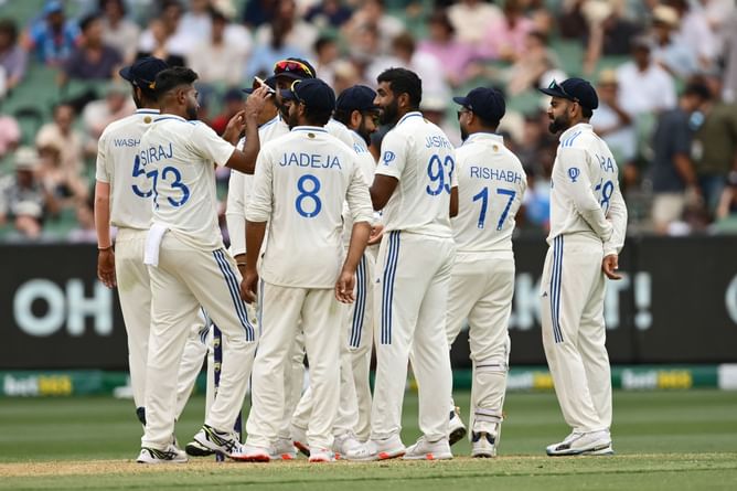 IND vs AUS: भारतीय गेंदबाजों की दूसरे सेशन में वापसी, ऑस्ट्रेलिया को नहीं बनाने दिए तेजी से रन; बड़ा विकेट भी किया हासिल