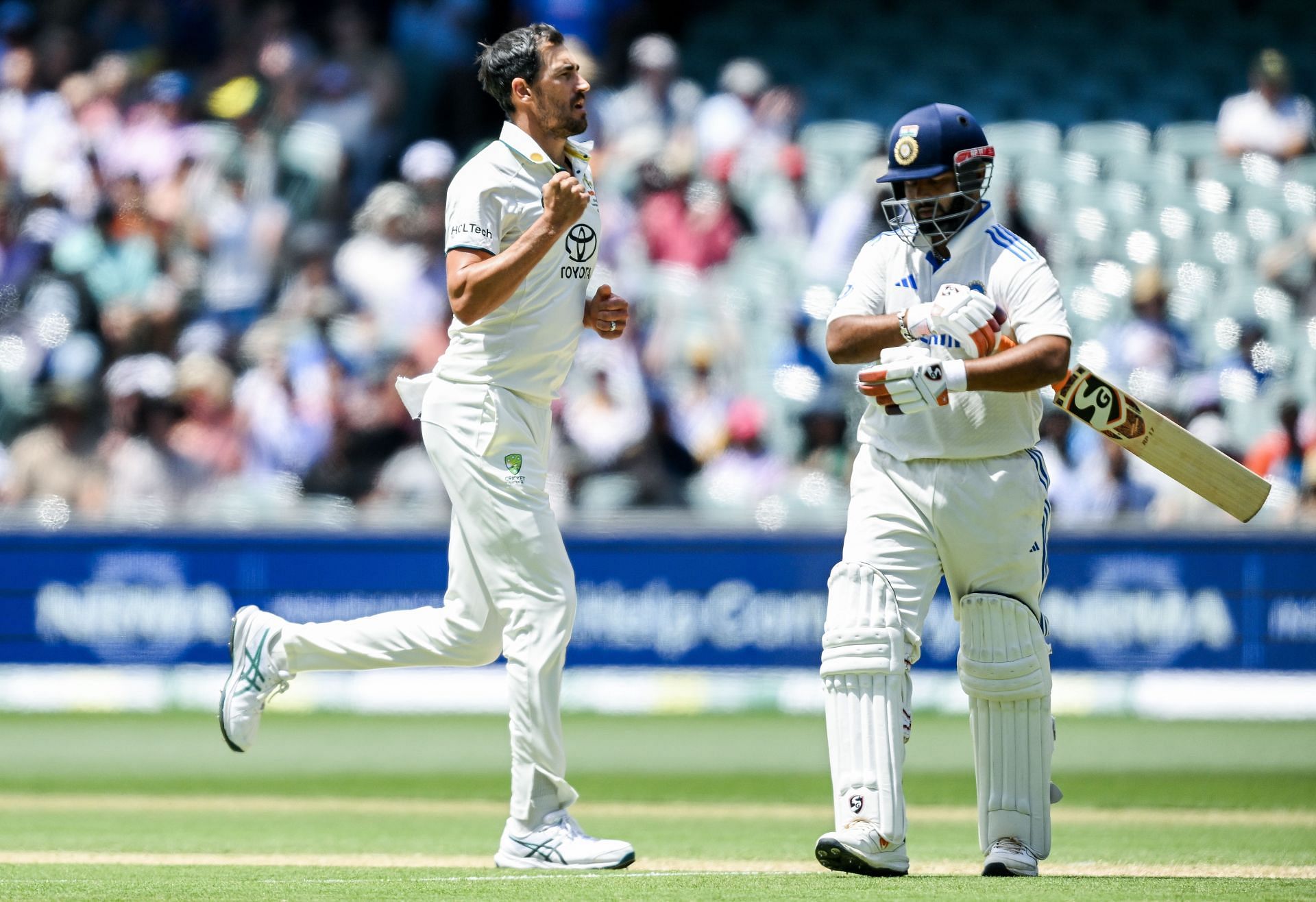 [Watch] Mitchell Starc dismisses Rishabh Pant in first over of Day 3 of BGT 2024-25 2nd Test