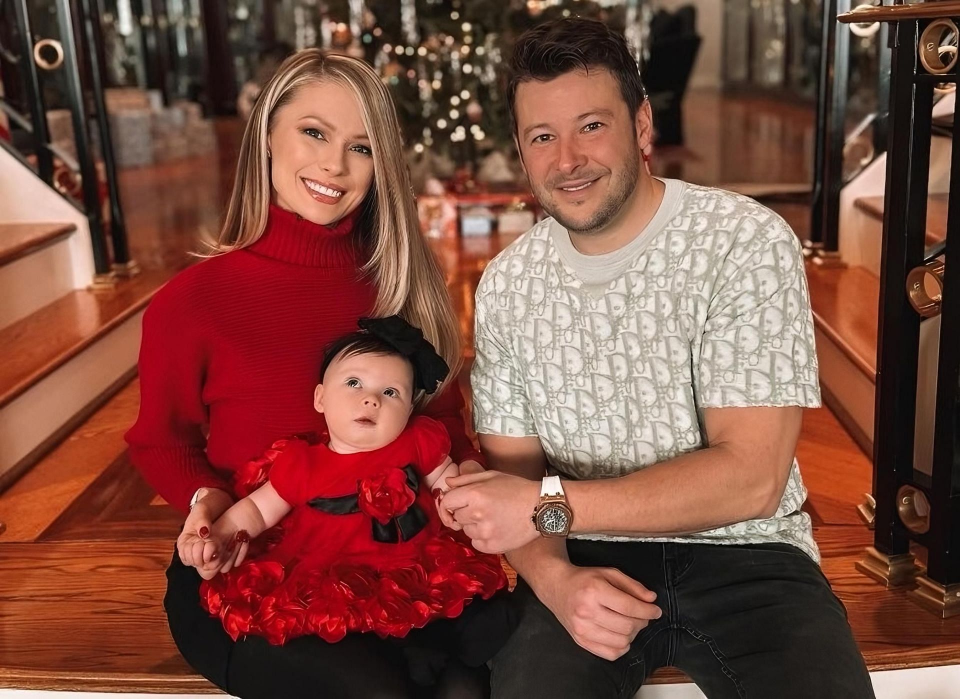 Marco Andretti with his girlfriend Billie Jo Powers and daughter Miura | Image via Instagram (@billiejopowers)