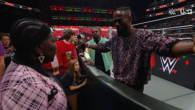 Kofi Kingston sends a message after fans boo him LOUDLY in front of his mom and she refuses to hug him on RAW