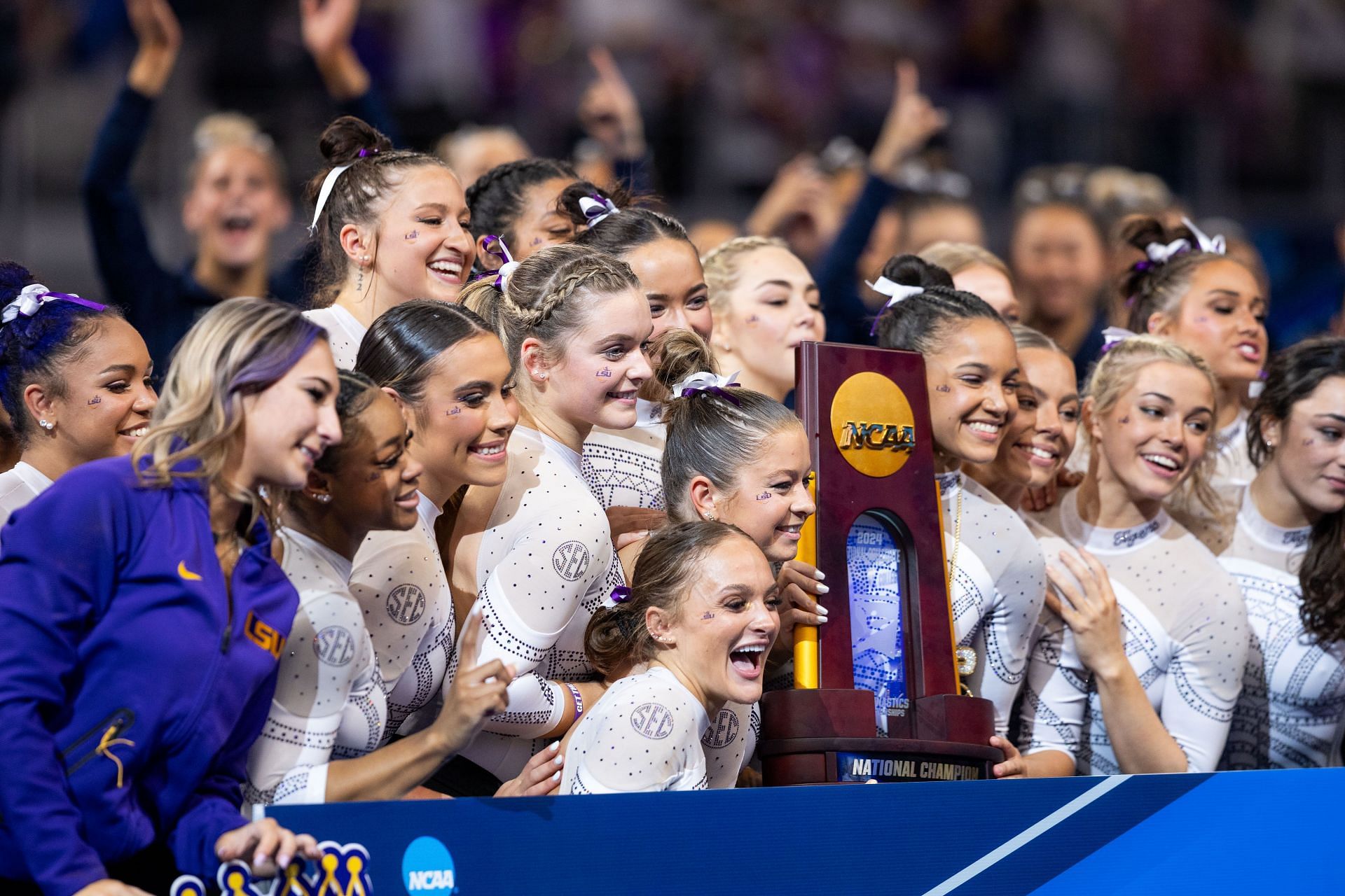 LSU wins NCAA trophy 2024 (Photo by Aric Becker/ISI Photos/Getty Images)