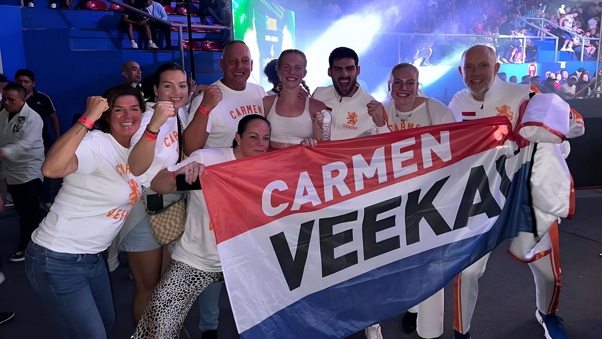 Rinus VeeKay celebrates with wife Carmen VeeKay after the latter