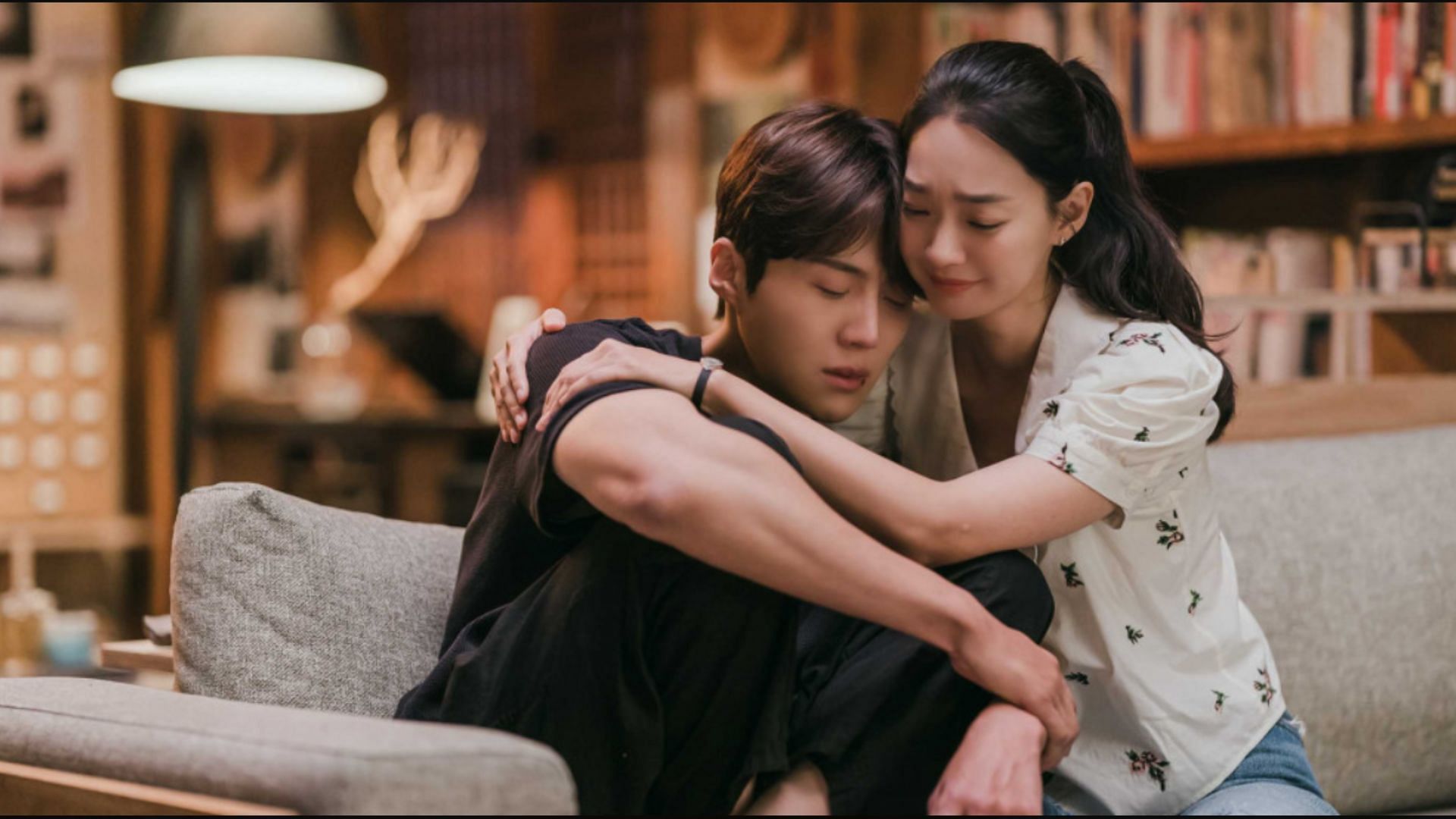 The strong chemistry between the lead characters is the main highlight of this show (Image via tvN)