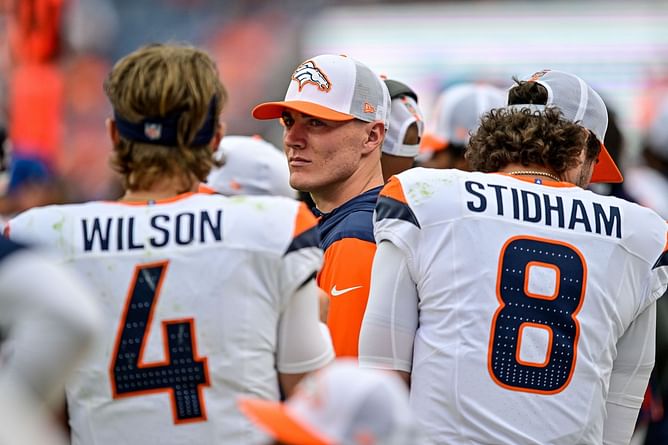 Bo Nix's wife Izzy hosts wholesome 'Christmas' pajama party with Zach Wilson, Jarrett Stidham and their partners