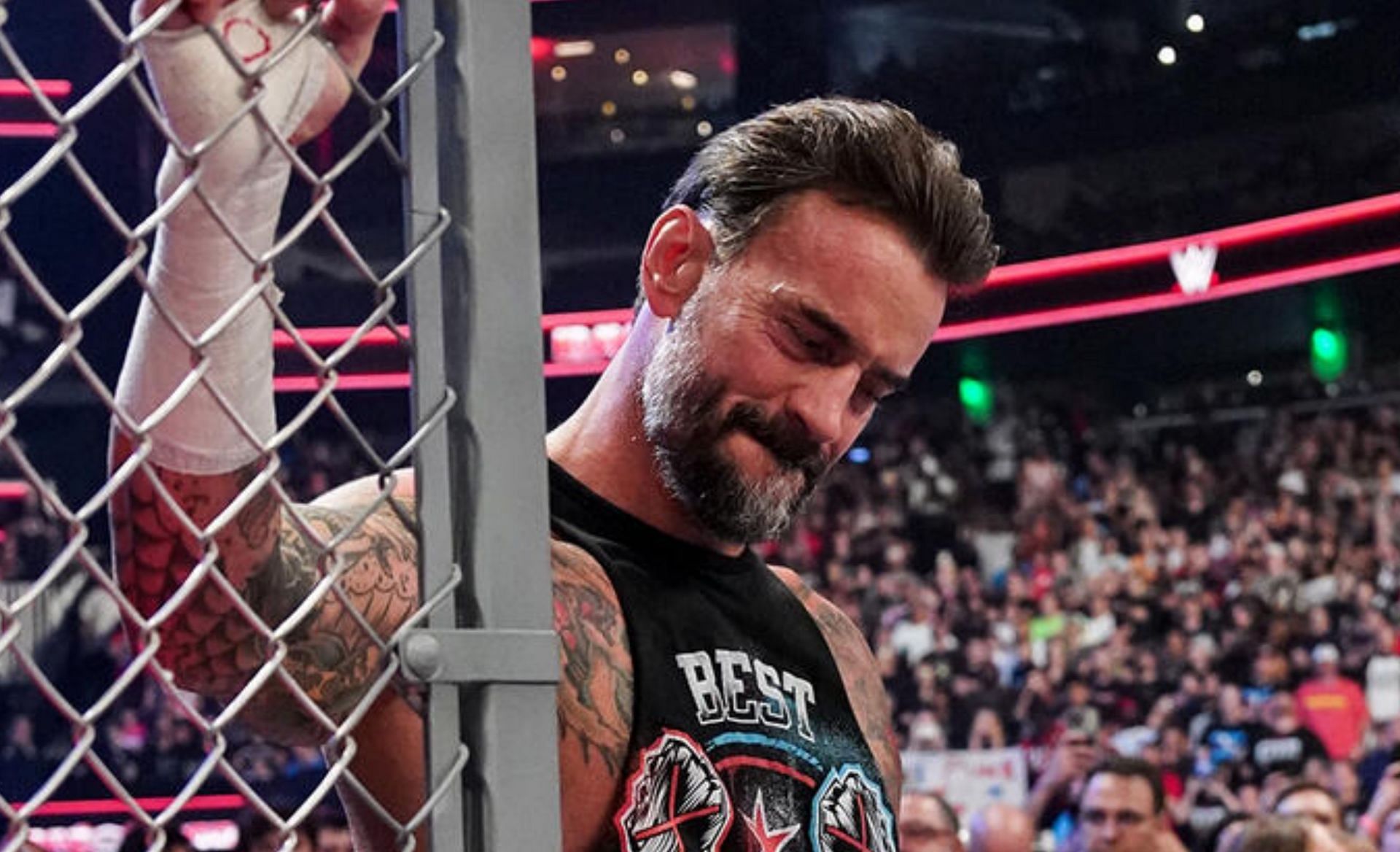 WWE दिग्गज सीएम पंक का मैच फैंस को पसंद आया (Photo: WWE.com)