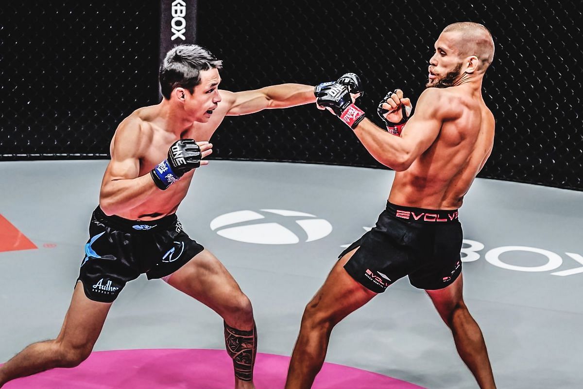 FREE FULL FIGHT: Natural grappler Reece McLaren folds Aleksi Toivonen in soul-snatching KO in Singapore -- Photo by ONE Championship