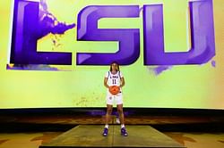 LSU commit ZaKiyah Johnson debuts new hair style and stylish tiger-themed outfit for Christmas