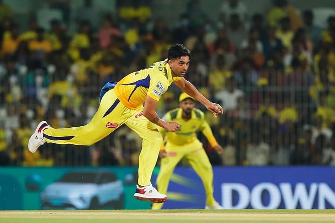 "It seemed like his girlfriend had ditched him" - Aakash Chopra on Stephen Fleming's reaction after CSK couldn't buy Deepak Chahar in IPL 2025 auction