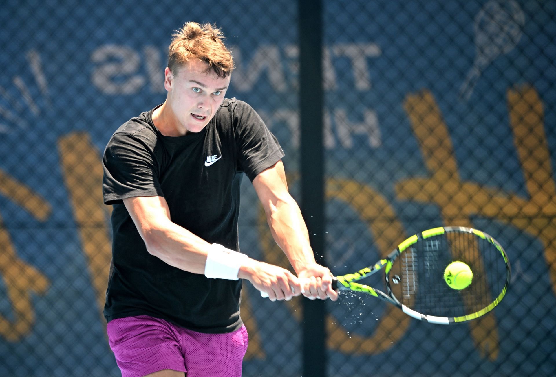 Holger Rune training at the 2025 Brisbane International (Image: Getty)