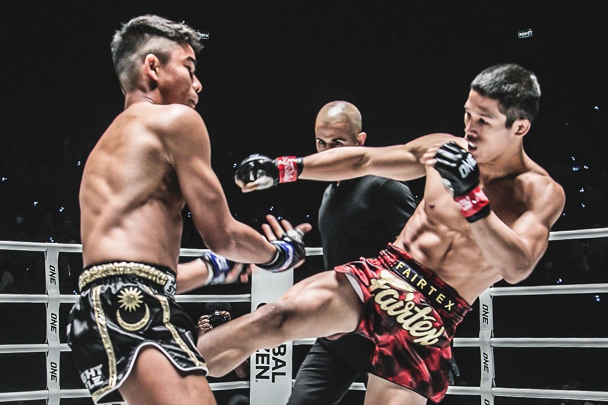 WATCH: Johan Ghazali makes Padetsuk Fairtex pay the lethal price of faking a glove touch in brutal knockout finish -- Photo by ONE Championship