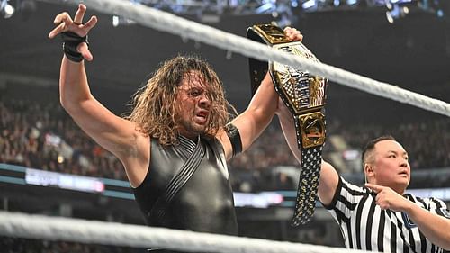 Shinsuke Nakamura with the US Title (Credit: wwe.com)