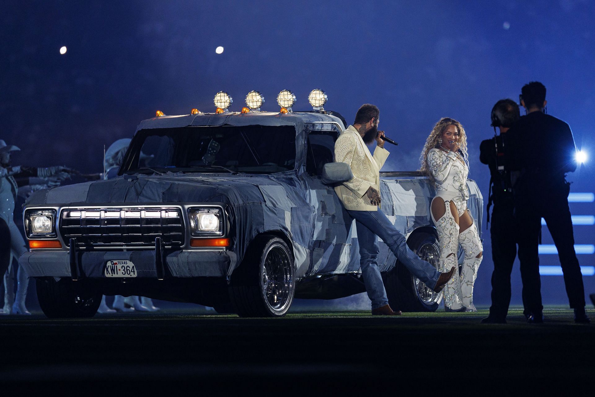 Post Malone and Beyonc&eacute; at NFL (Image via Getty)