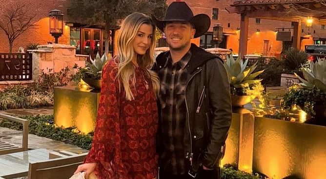 PICTURE: Alex Bregman & wife Reagan Elizabeth enjoy quality time together on a 'cute date'