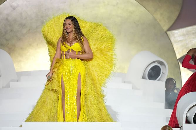 "The Carters will have the last laugh" — Netizens react to Beyonce's foundation donating $100k to University of Houston where Tony Buzbee studied