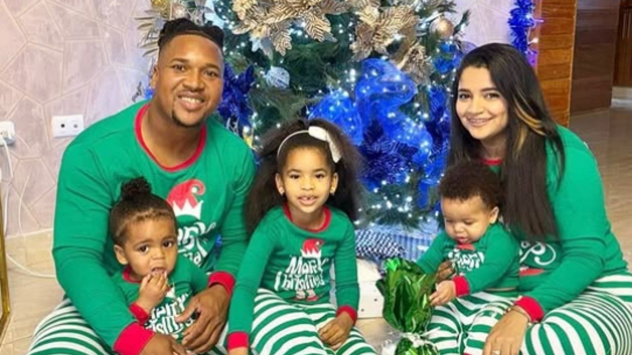 Jose Ramirez with his wife, Rosedith Almonte and three children (Image from - Instagram.com/@ramirez_jose11)