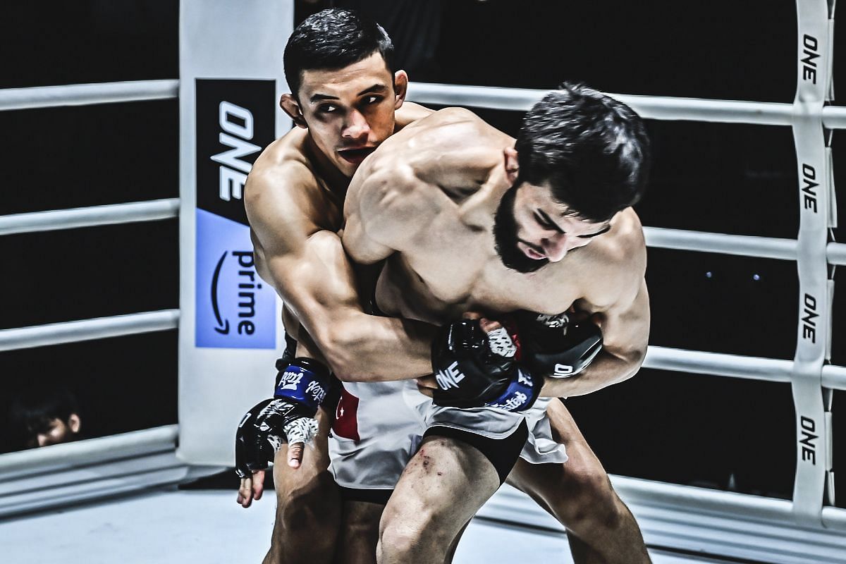 Akbar Abdullaev fighting Halil Amir | Image credit: ONE Championship