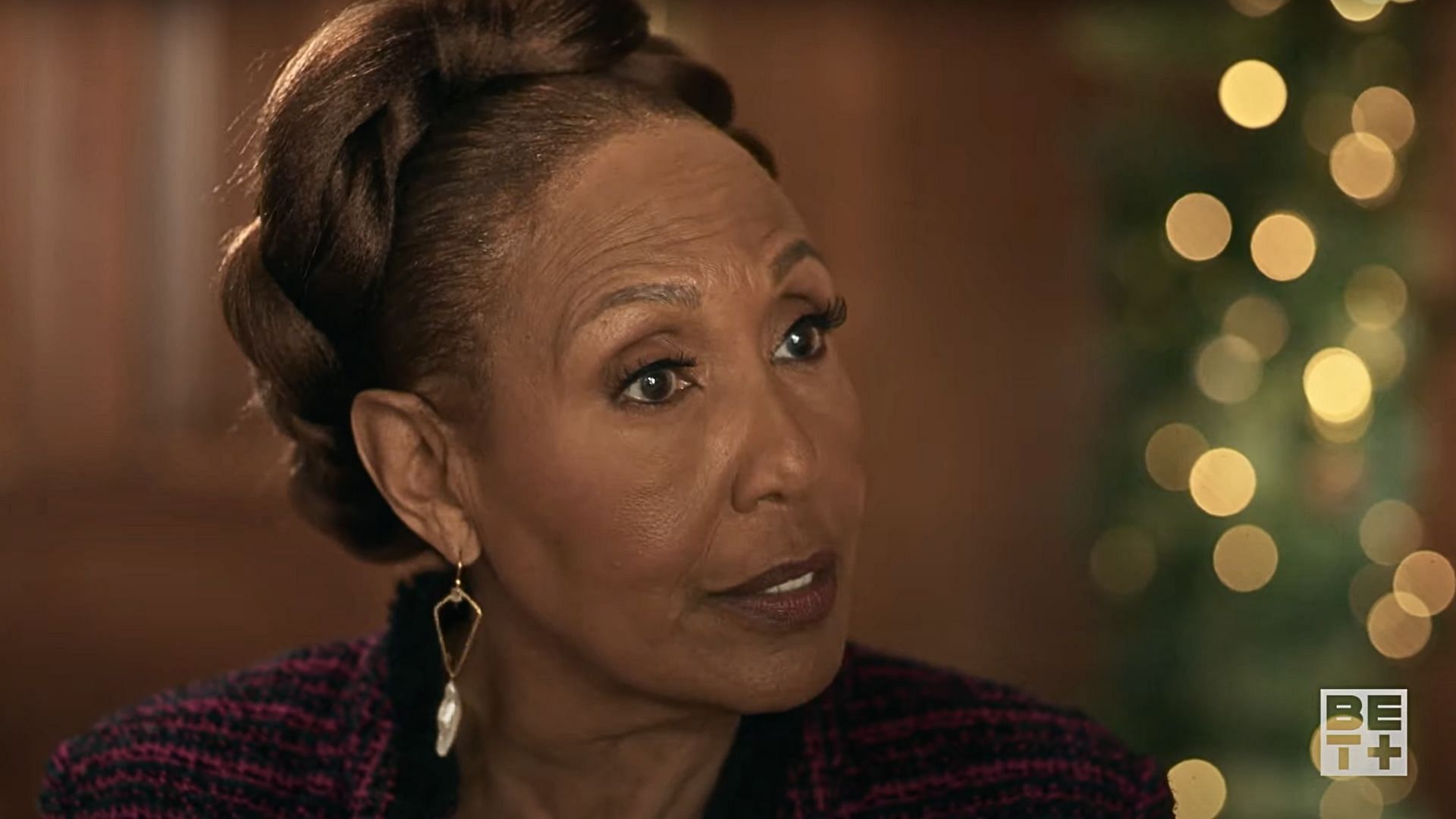 Telma Hopkins portrays Aunt Brewster (Image via YouTube/@Bet+)