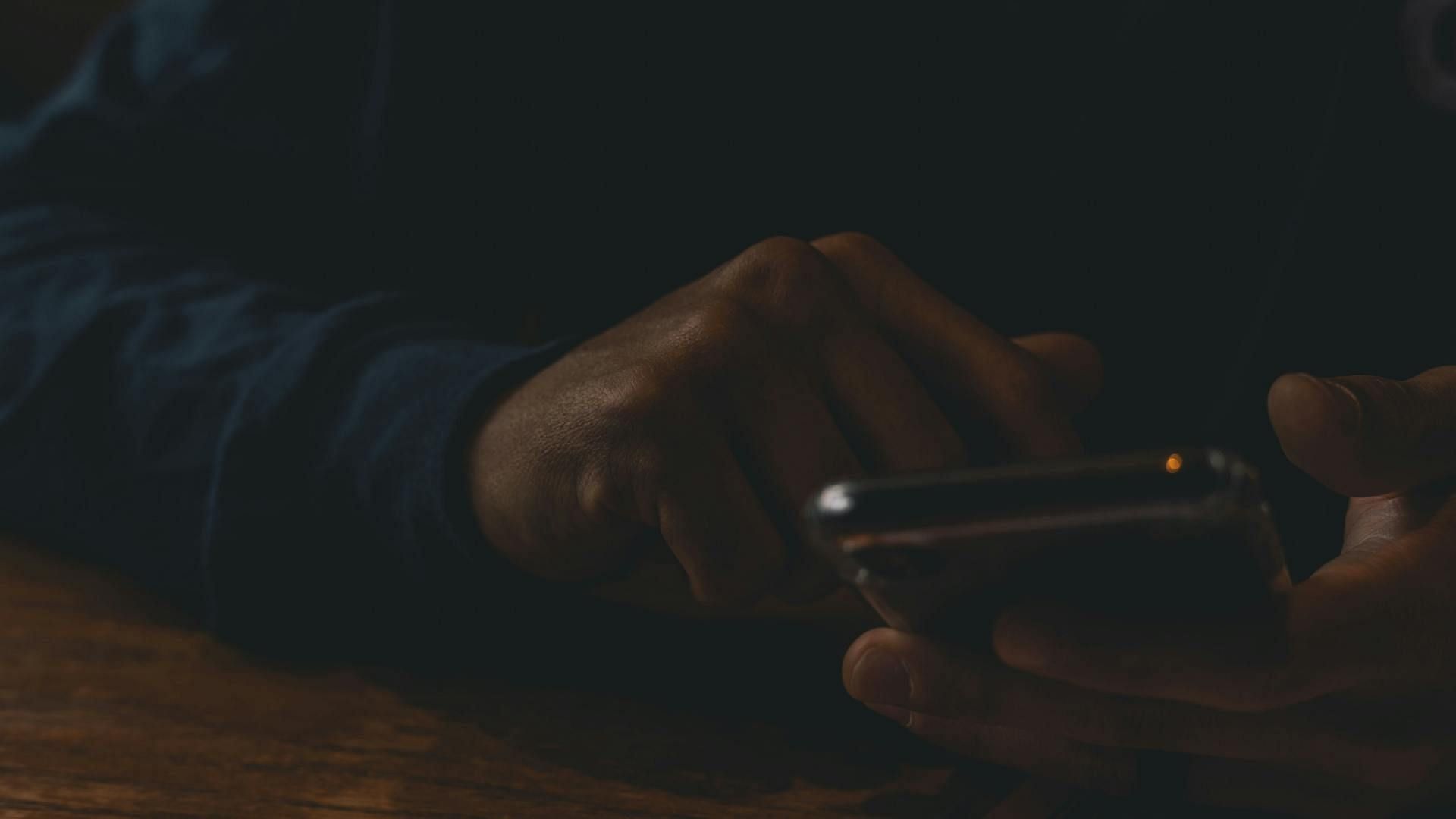 Dateline season 33 episode 11 subject Robert Limon found out about Sabrina's affair through text messages (Image via Pexels)