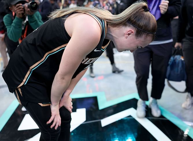 WNBA champion Sabrina Ionescu shares 1-word message for FIBA gold medalist McKenna Woliczko following season-ending injury