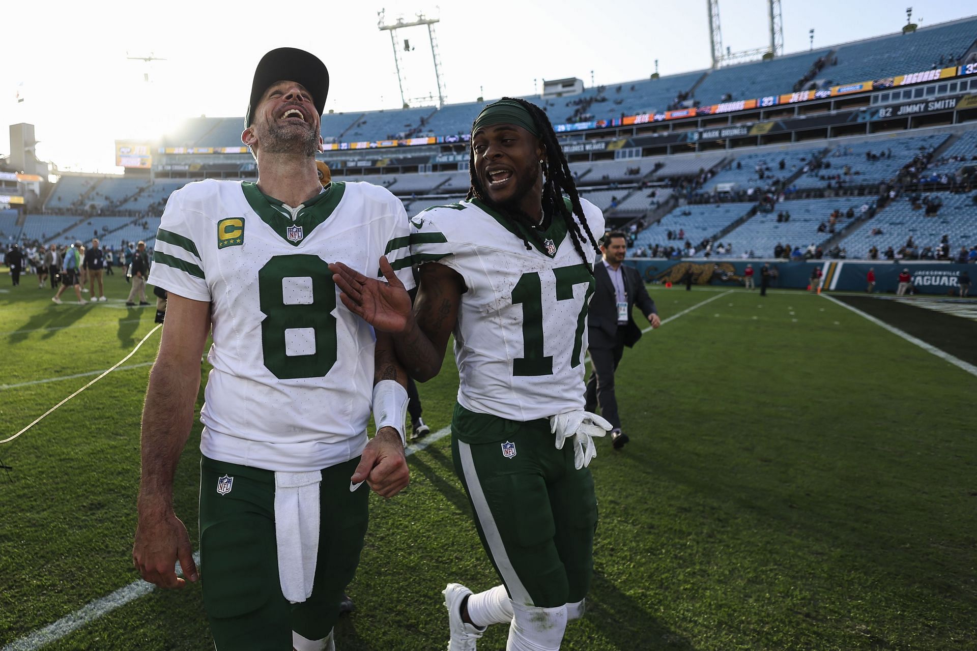 Aaron Rodgers, left, Davante Adams, right, during New York Jets vs. Jacksonville Jaguars (Image Source: Getty)