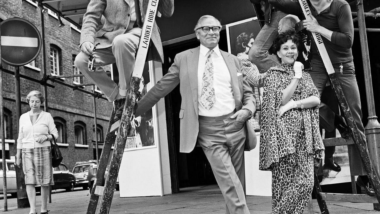 Joan Plowright and Laurence Olivier (Image via Getty)