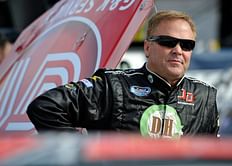 Veteran NASCAR spotter drops three-word reaction to NASCAR’s decision on Mike Wallace’s 2025 Daytona 500 attempt