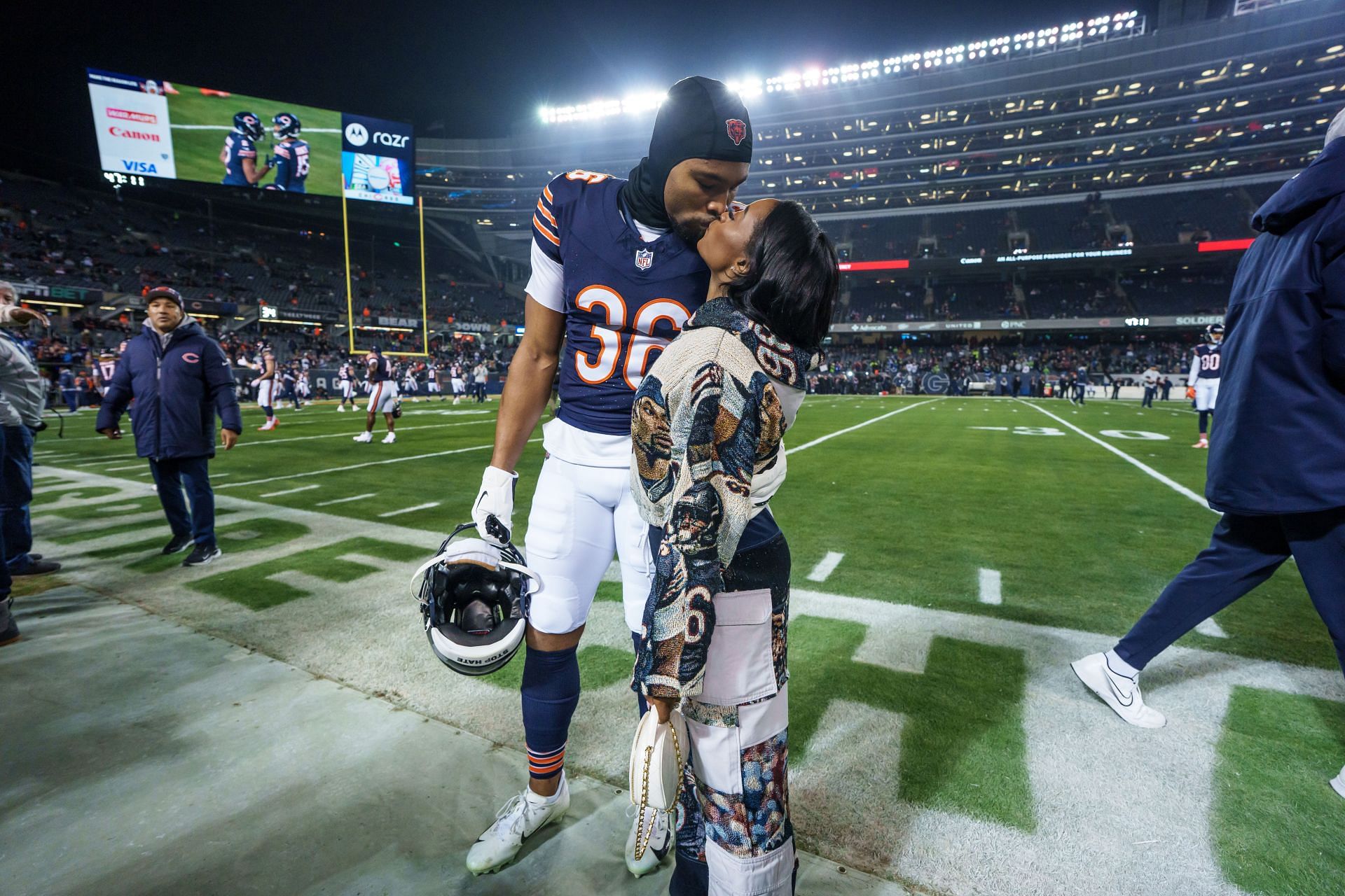 Biles and Owens at the Seattle Seahawks v Chicago Bears game (Image Source: Getty)