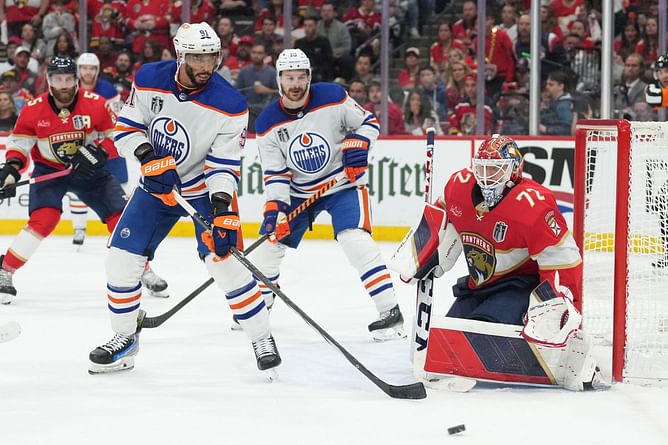 GM Stan Bowman makes feelings known about injured $20,500,000 Oilers forward's contract impacting salary cap ahead of trade deadline