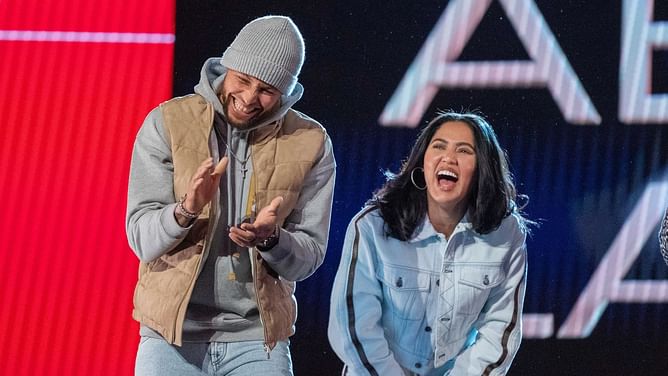 Steph Curry shares 4-word message for wife in selfie to start 2025