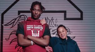 "Could never go wrong with Dawn Staley": Fans react to Oliviyah Edwards sharing snaps in Gamecocks jersey with 3xNCAA champion coach