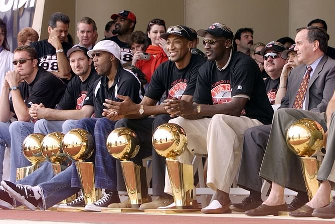 "I got 6 rings": Scottie Pippen puts forth a lame argument for being better than LeBron James owing to "team success"