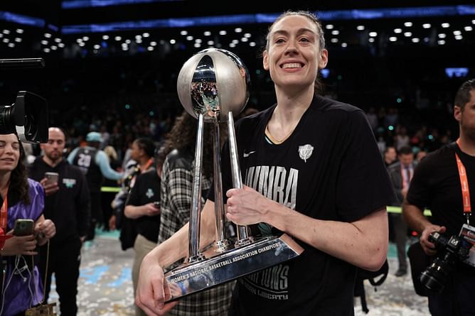 Is Breanna Stewart playing tonight against the Lunar Owls? Latest on Mist BC superstar's status (Unrivaled 2025, Jan. 17)