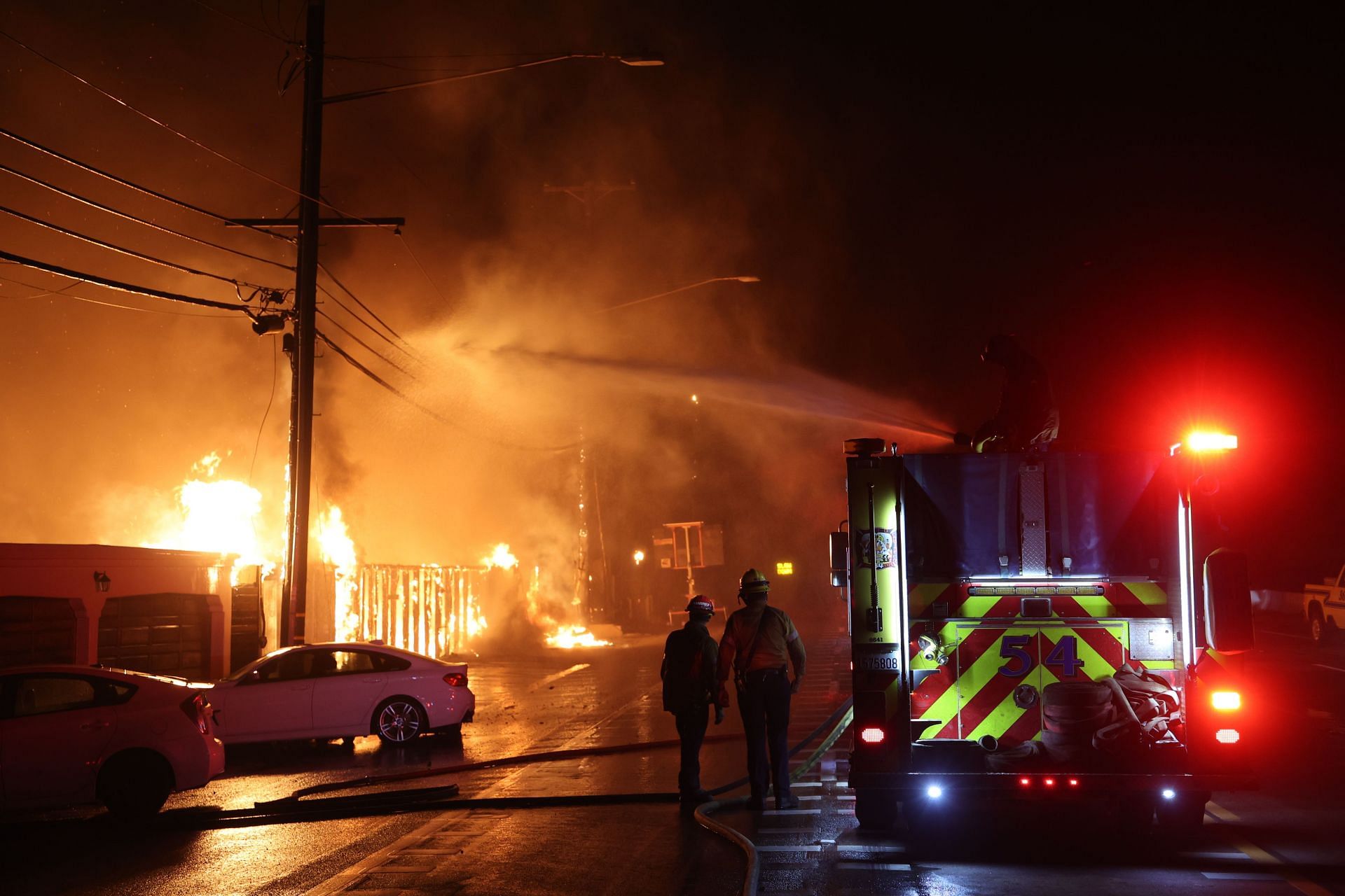 Firefighters continue battling Palisades fire in Los Angeles (Image via Getty)